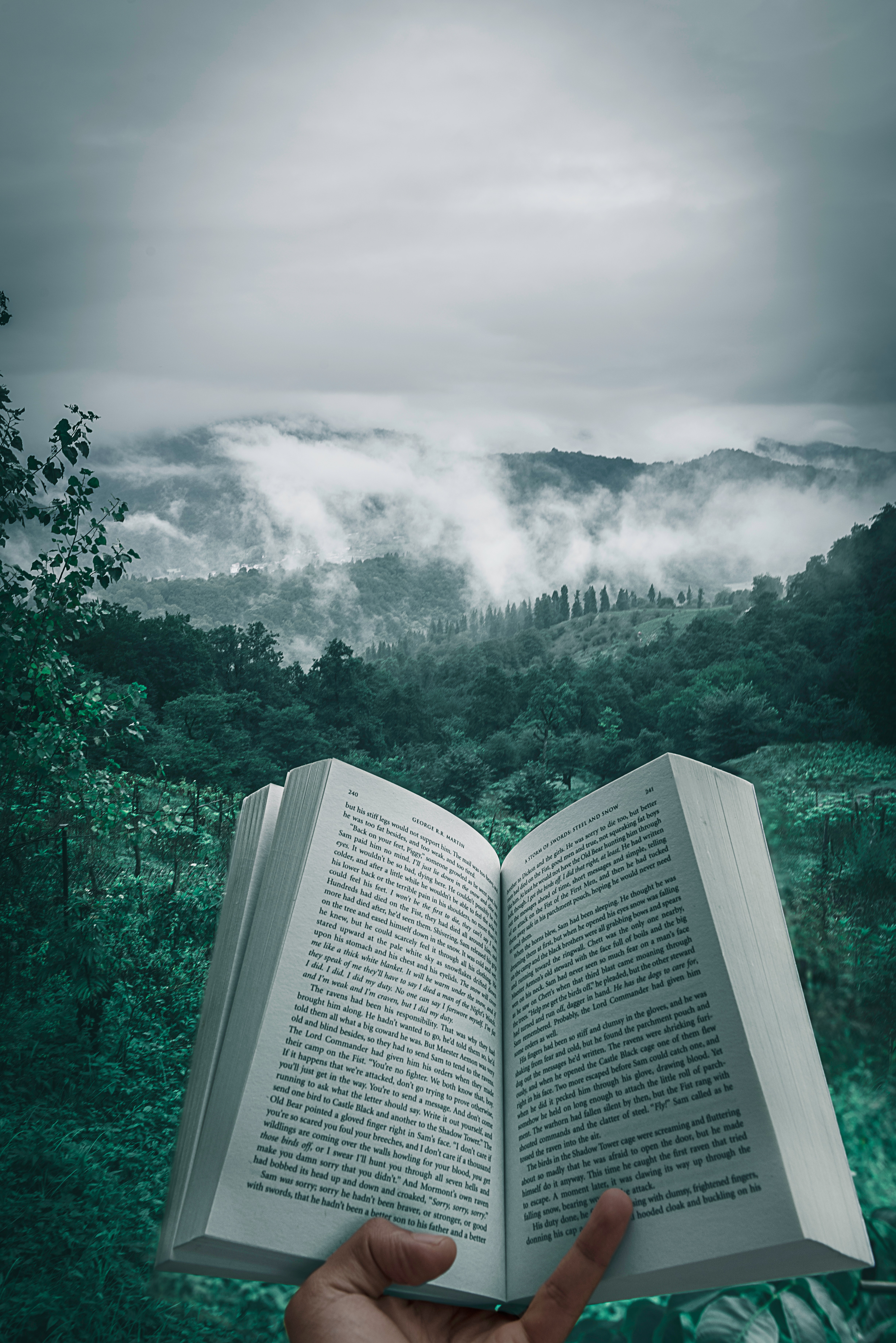 📚 Join Our online CPTSD Group Therapy Book Club!